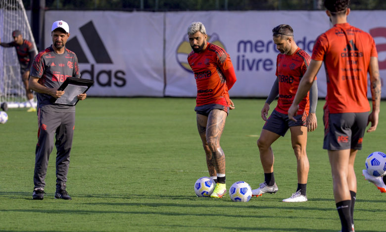 Boa Parte Dos Titulares Flamengo Divulga Relacionados Para Jogo