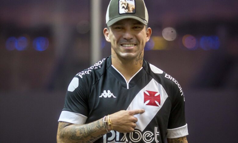 Gary Medel Desembarca No Rio De Janeiro Para Acertar O Vasco