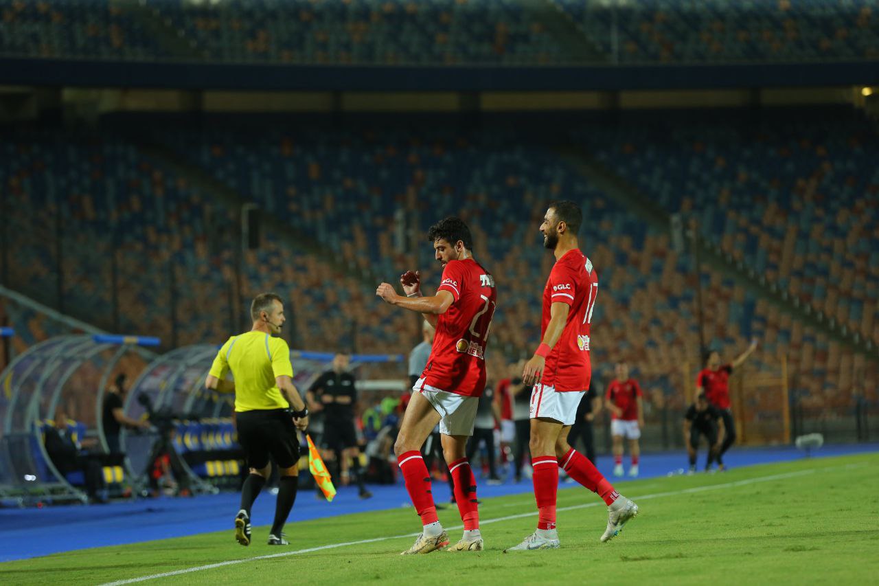 الصالح سبورت : 
			رسميًا – الأهلي يعلن غياب طاهر محمد عن مباراة شباب بلوزداد		