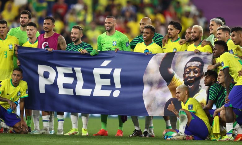 دعم لاعبي البرازيل لبيليه بعد مباراة كوريا الجنوبية في كأس العالم 2022