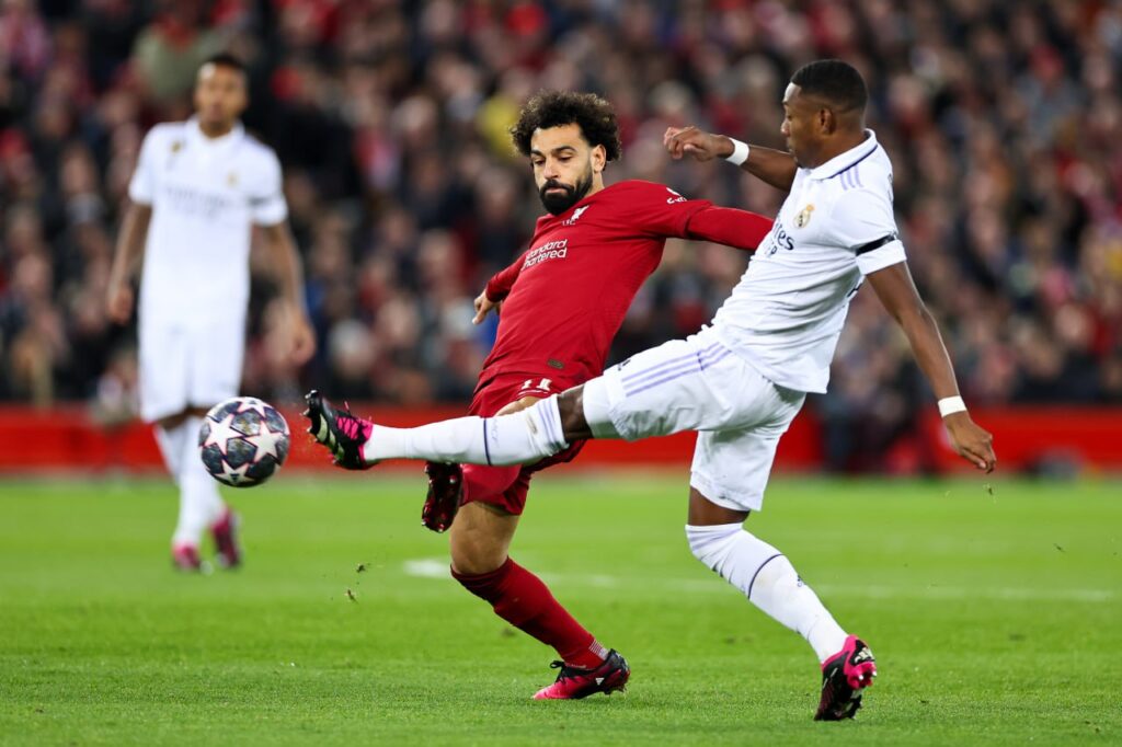 ديفيد ألابا - محمد صلاح - ريال مدريد ضد ليفربول (المصدر:Gettyimages) - مباراة ليفربول