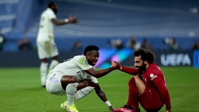 محمد صلاح - فينسيوس جونيور خلال مباراة ريال مدريد ضد ليفربول (المصدر:Gettyimages)