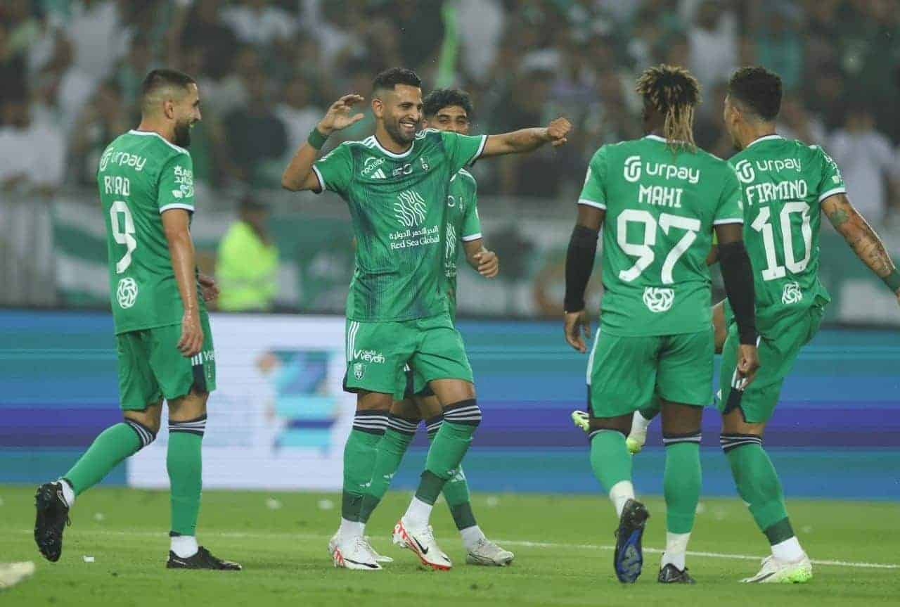 الصالح سبورت : 
			مدافع الأهلي السعودي على رادار ناد أوروبي كبير		