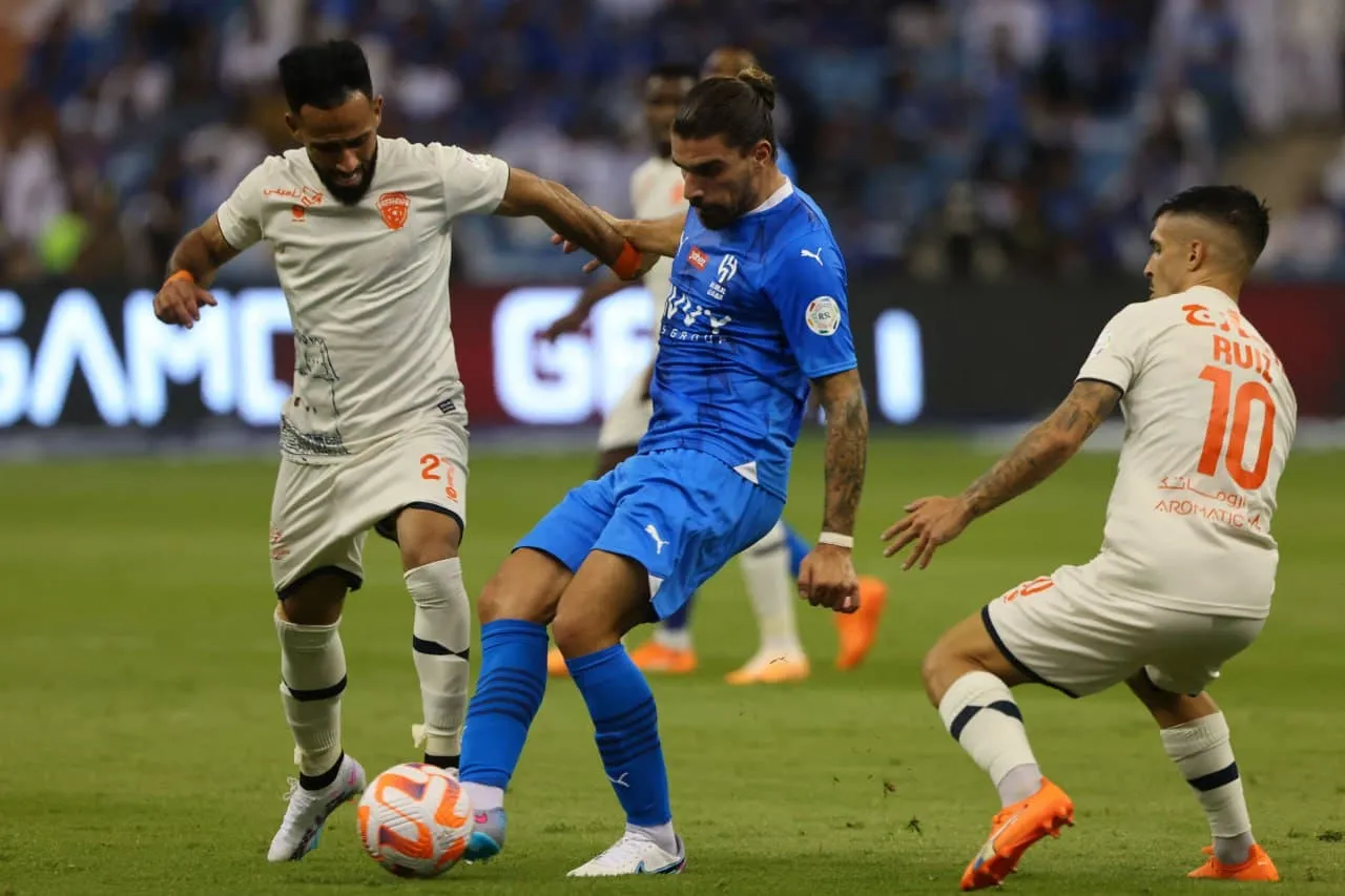 الصالح سبورت : 
			الهلال يعلن موقف روبن نيفيز من كلاسيكو الاتحاد		