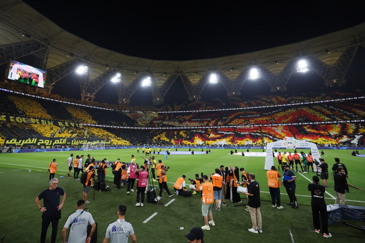 الصالح سبورت : 
			تيفو خيالي من جماهير الاتحاد في الكلاسيكو ضد الهلال		