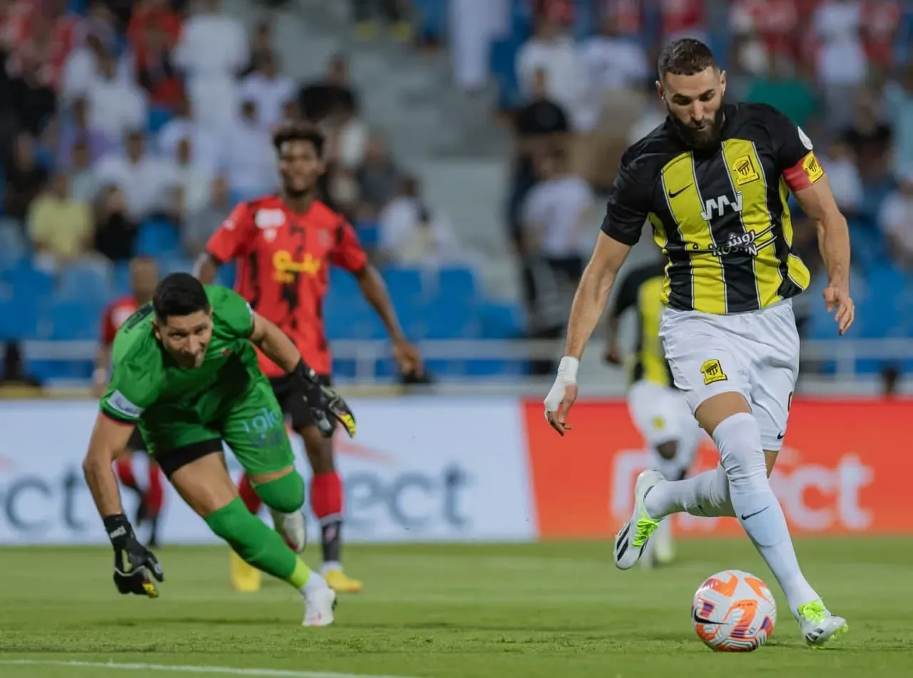 الصالح سبورت : 
			موقف كريم بنزيما من مباراة الاتحاد ضد الاتفاق		