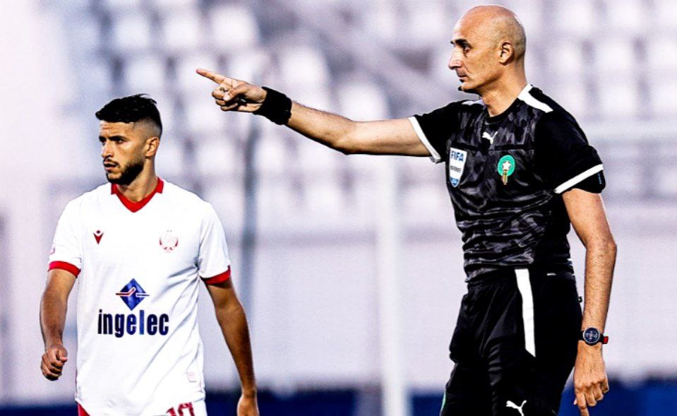 الصالح سبورت : 
			الرجاء يحتج على حكم مباراة الديربي ضد الوداد في الدوري المغربي		