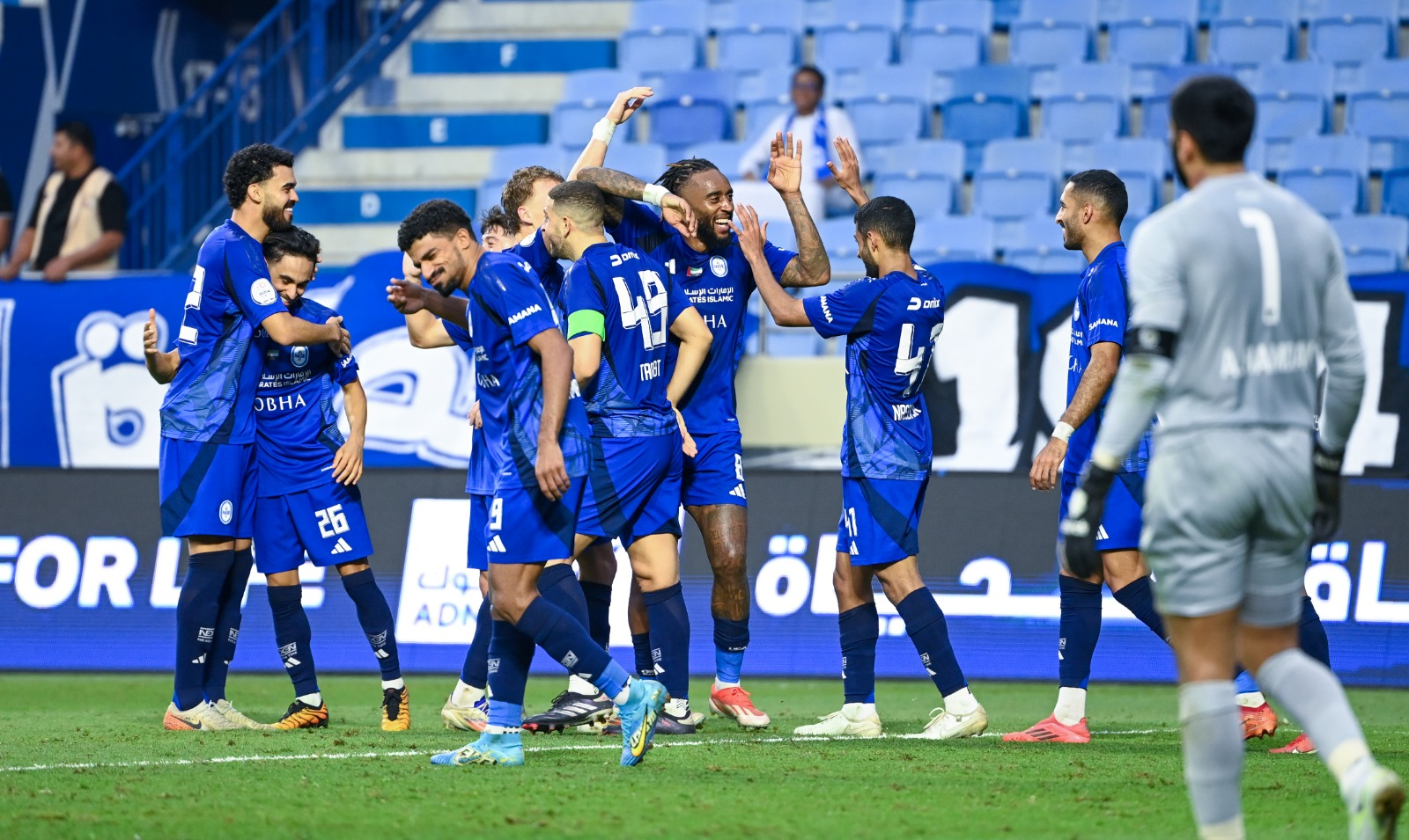 كورة العرب : 
			شاهد – إصابة خطيرة لحارس خورفكان ضد النصر في الدوري الإماراتي		