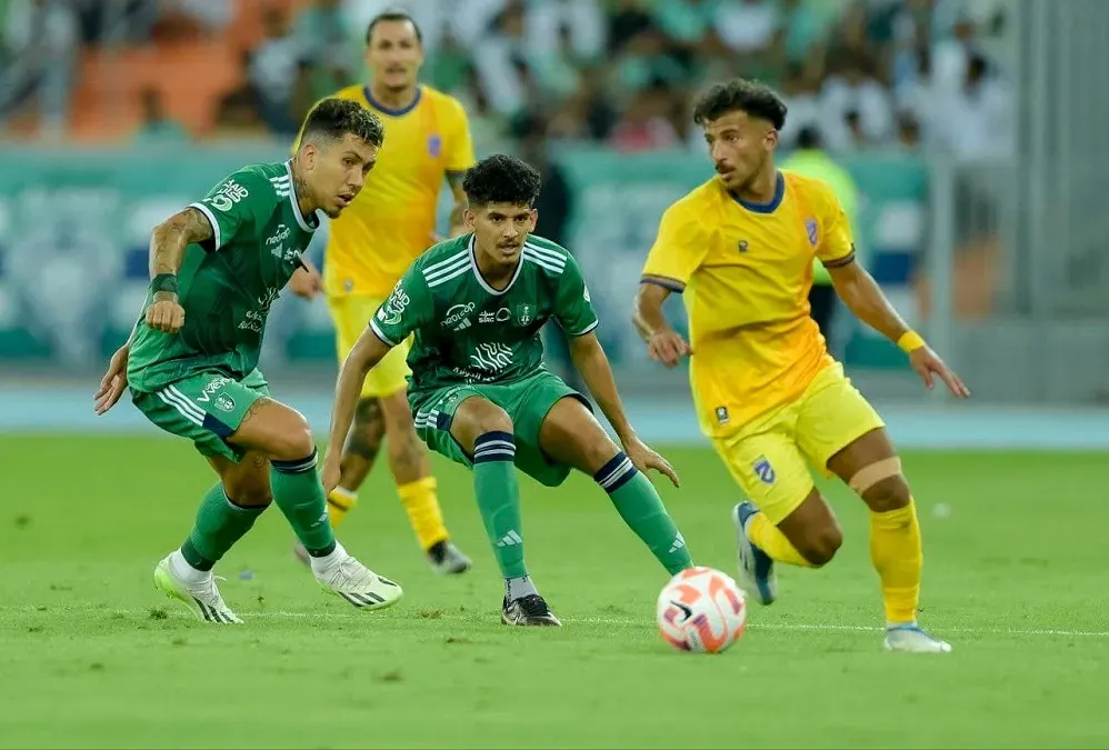 الصالح سبورت : 
			تشكيل الأهلي ضد الرياض بالجولة 17 في الدوري السعودي		