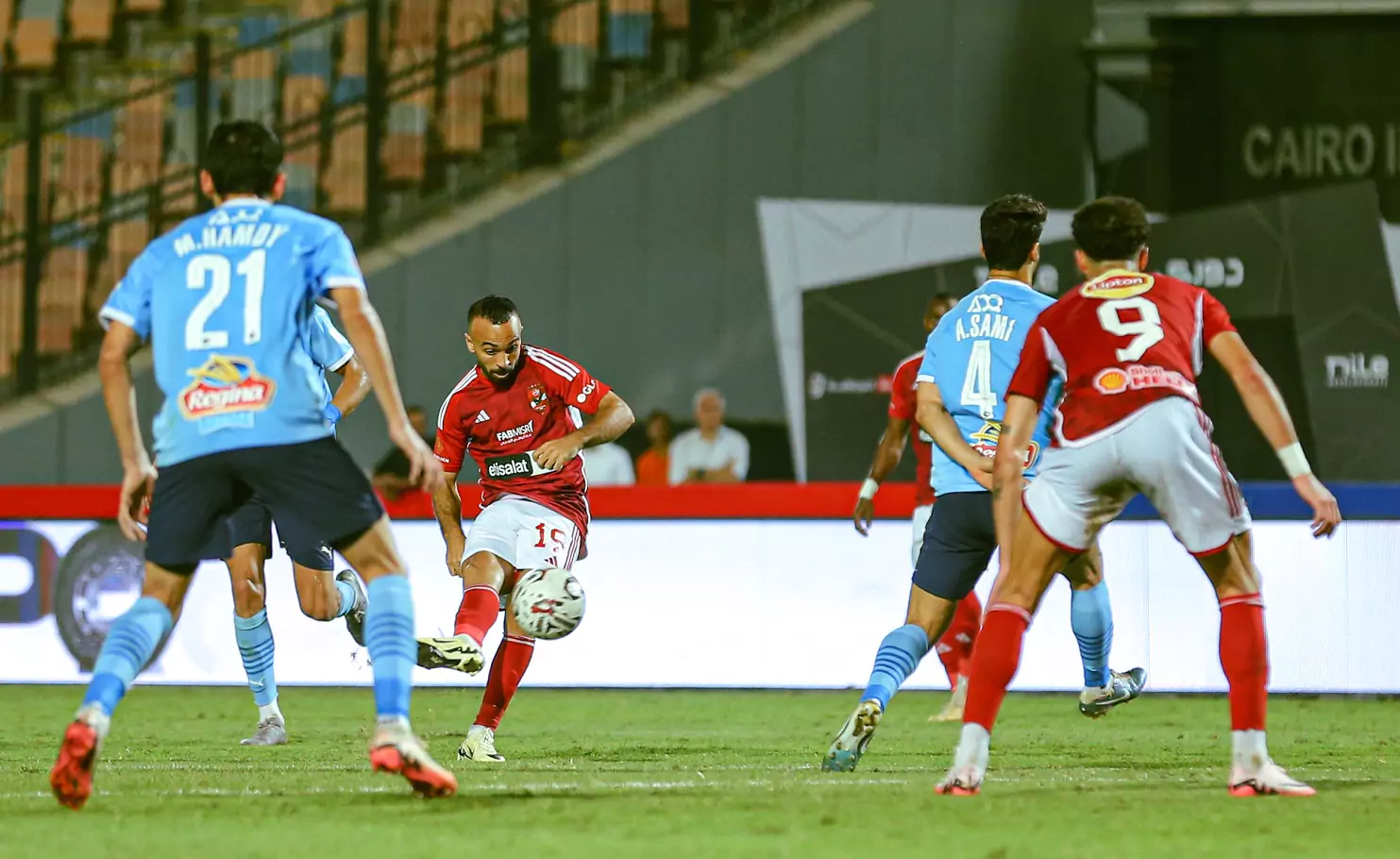 في الكورة : 
			تشكيل الأهلي ضد بيراميدز بالجولة 10 في الدوري المصري		