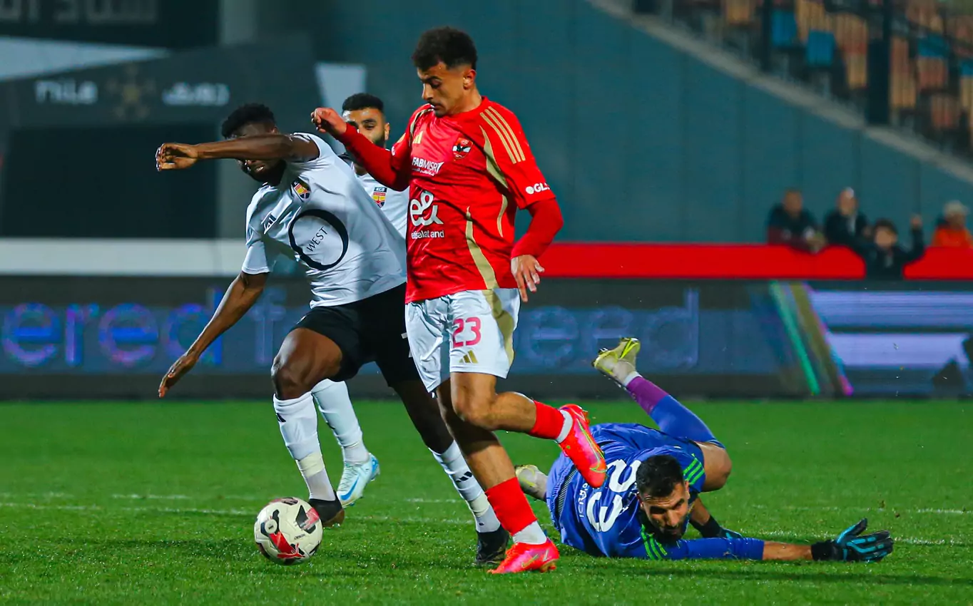 الصالح سبورت : 
			القنوات الناقلة لمباراة الأهلي ضد فاركو بالجولة 9 في الدوري المصري		