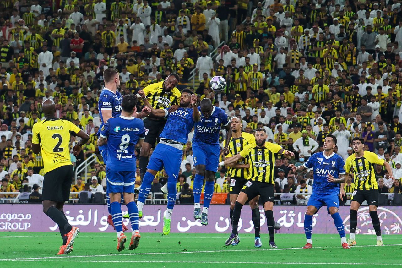 الصالح سبورت : 
			نتيجة مباراة الاتحاد ضد الهلال.. العميد يثأر من الزعيم برباعية ويبتعد بالصدارة		