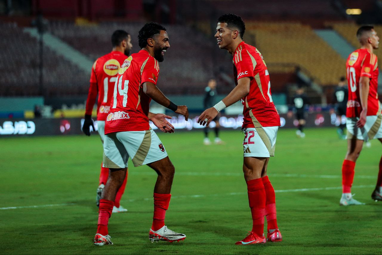 الصالح سبورت : 
			قائمة الأهلي لمباراة الإسماعيلي في الدوري المصري		