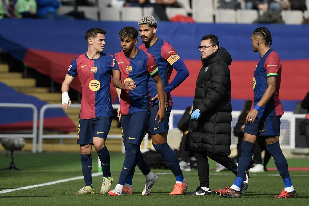 الحلم نيوز : 
			بطل لقطة جافي “في أي يوم نحن؟” – من هو طبيب برشلونة المتوفي كارليس مينيارو جارسيا؟		