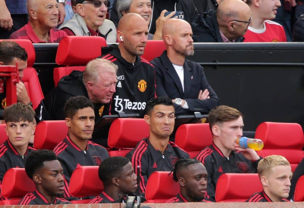 Cristiano Ronaldo pierde la paciencia tras no ver minutos con el Manchester United.