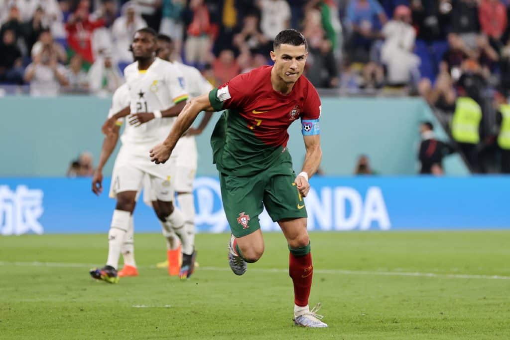 Cristiano Ronaldo rompiendo récords en el Mundial de Qatar 2022.