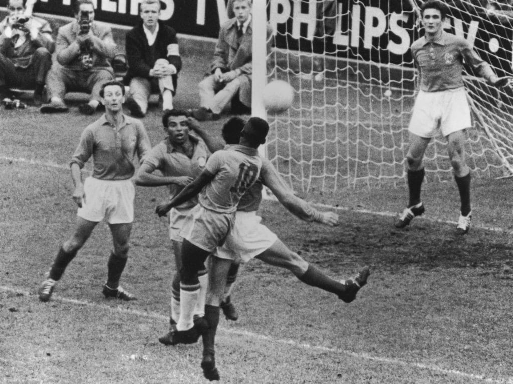 Fotos inéditas de Pelé en su primer Mundial: Suecia 1958 con apenas 17 años.