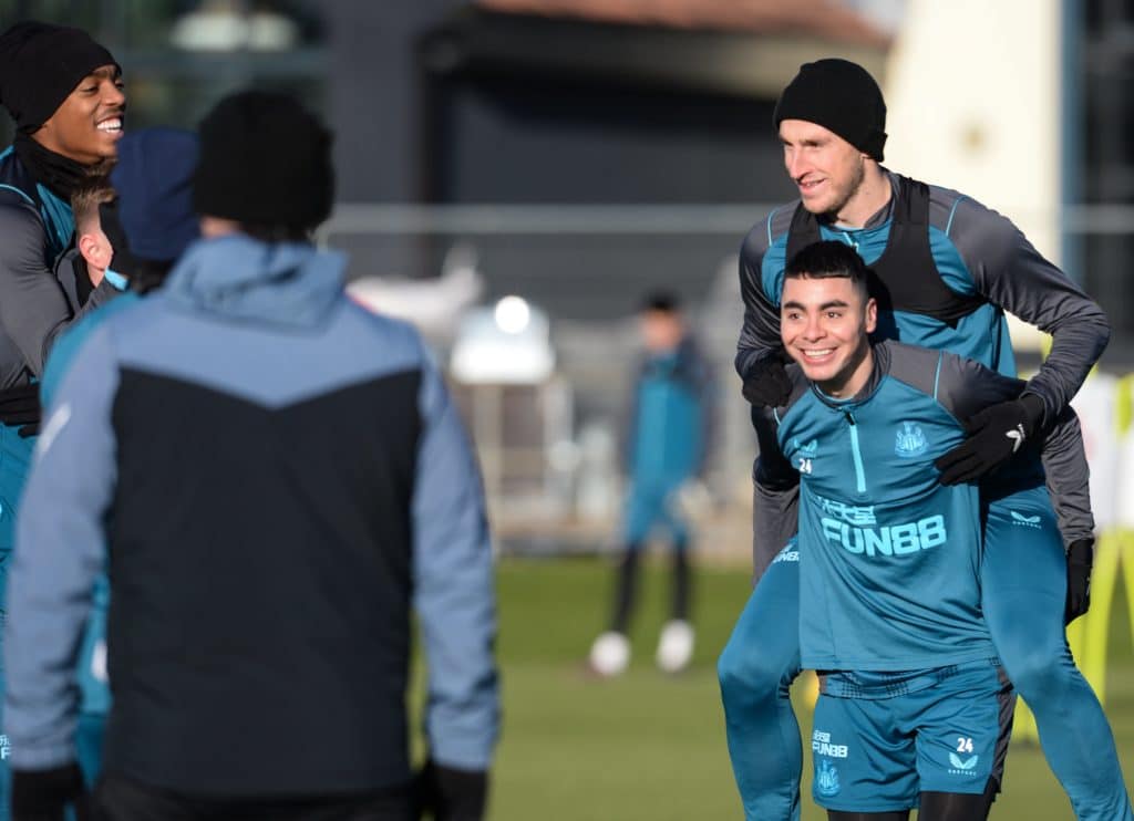 Almirón, Wood y sus compañeros entrenando previo al Southampton vs Newcastle, Fotografía: NUFC Oficial