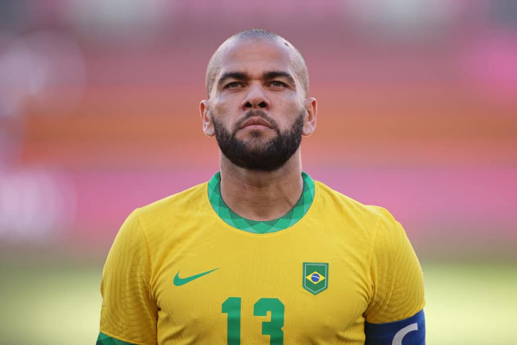 Dani Alves jugando para Brasil en los Juegos Olímpicos de Tokio 2021, Fotografía por: Hector Vivas - FIFA/FIFA via Getty Images.