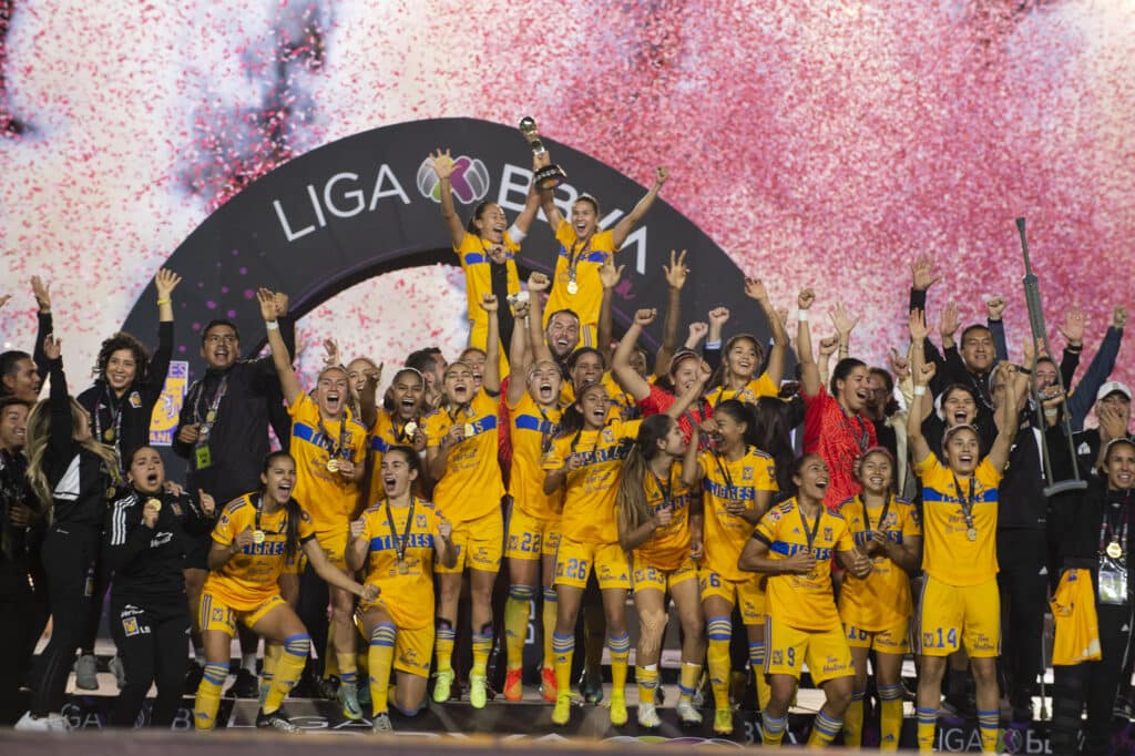 Liga MX Femenil finalAmerica v Tigres