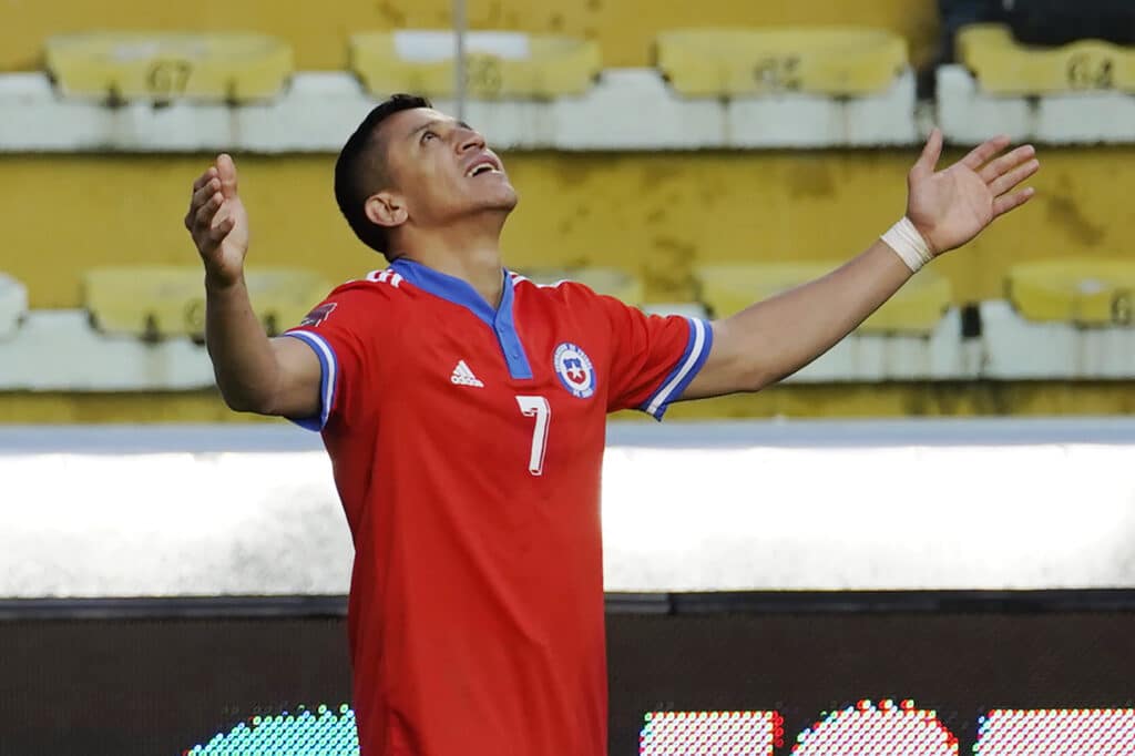 Alexis Sánchez liderará la nómina de Chile para los amistosos de junio. (Photo by Javier Mamani/Getty Images)