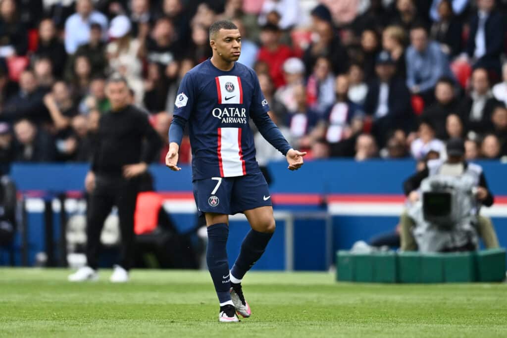 Kylian Mbappé no renovará su contrato con el PSG que termina en junio del 2024. (Photo by Sebastian Frej/MB Media/Getty Images)