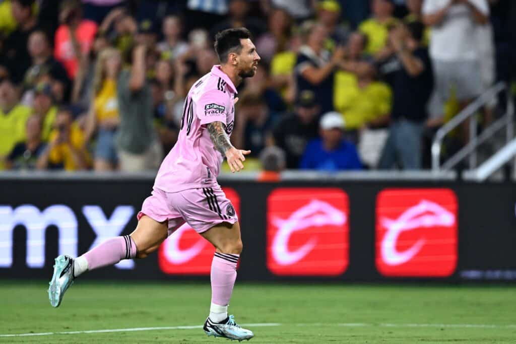 Lionel Messi es la nueva gran súper estrella de la MLS para la temporada 2023. Deberá llevar al Inter Miami a los Playoffs. (Photo by CHANDAN KHANNA / AFP)