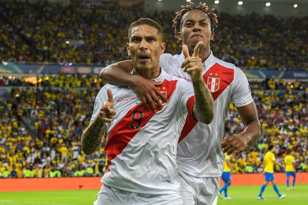 Paolo Guerrero podría ser una de las figuras en el Paraguay vs Perú en las Eliminatorias Sudamericanas. (Photo credit should read JUAN MABROMATA/AFP via Getty Images)