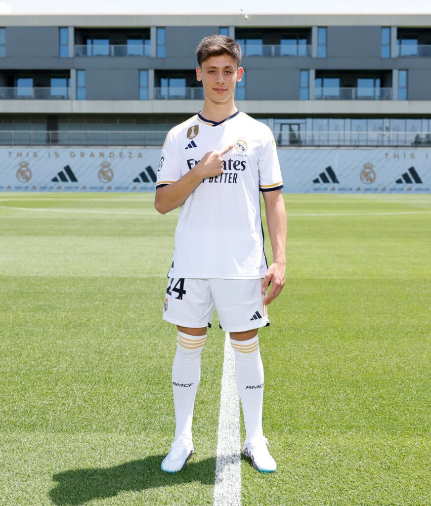 Arda Guler es la nueva joya del Real Madrid. Muchas fichas puestas en él. (Photo by Maria Jimenez - Real Madrid/Real Madrid via Getty Images)