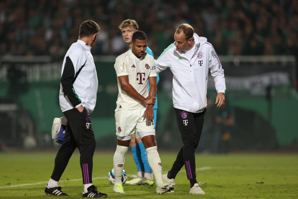 Serge Gnabry se lesionó en el Bayern y será baja para los próximos partidos del equipo. (Photo by Friso Gentsch/picture alliance via Getty Images)