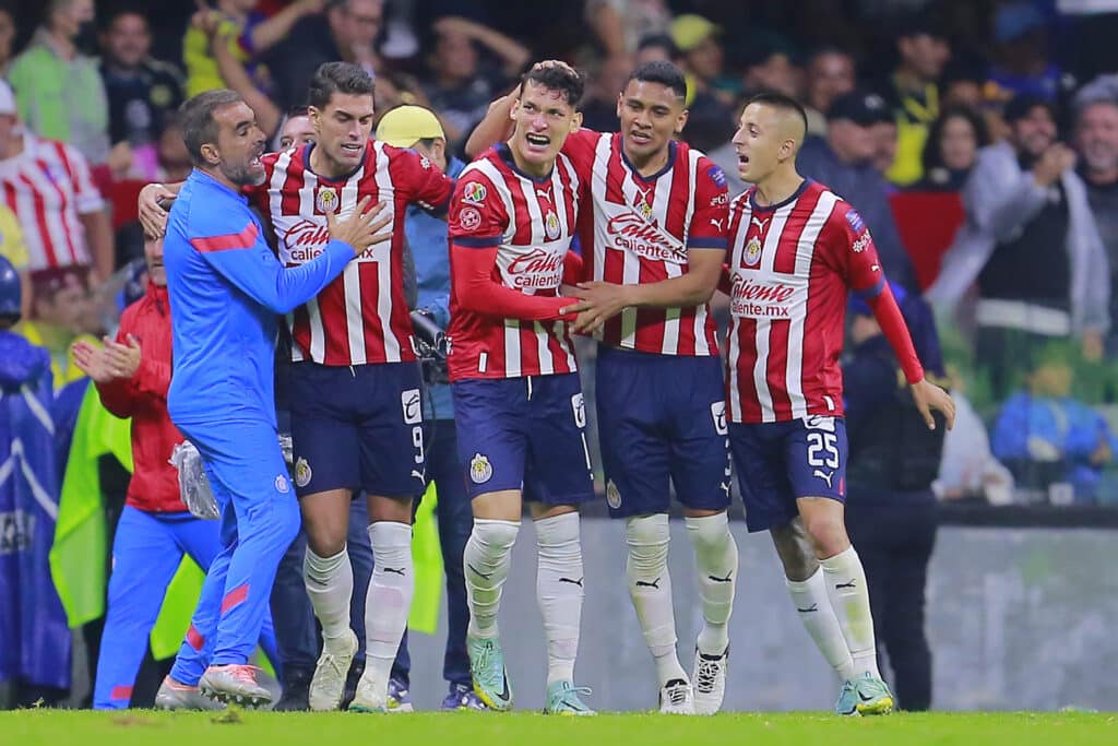 Chivas vs Cruz Azul Liga MX pronosticos