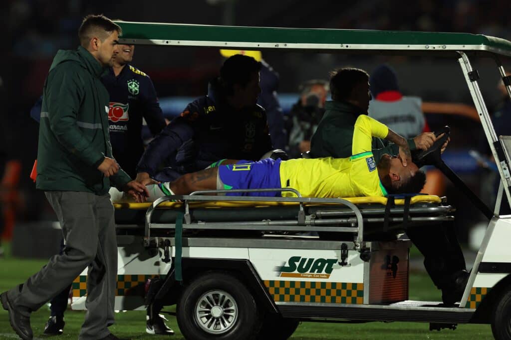 Neymar se vuelve a lesionar