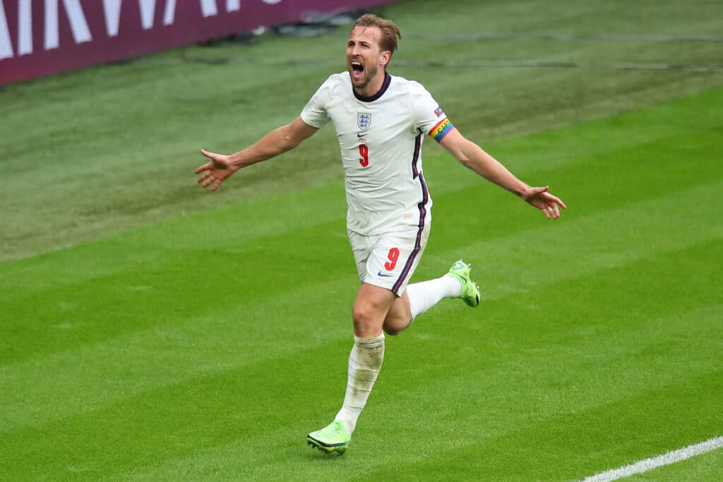 Inglaterra vs Eslovenia: Harry Kane busca ser el héroe de un aproblemado conjunto inglés(Photo by Robbie Jay Barratt - AMA/Getty Images)