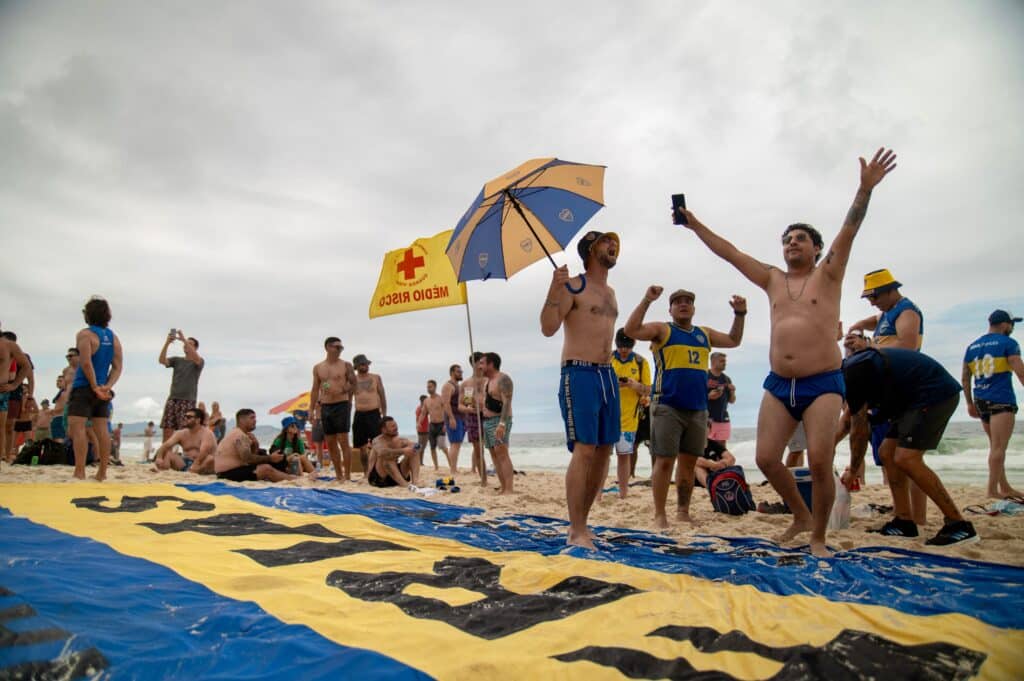 Los fanáticos de Boca han copado Rio de Janeiro para la gran final de la Copa Libertadores. (Photo by Carlos Fabal / AFP) (Photo by CARLOS FABAL/AFP via Getty Images)