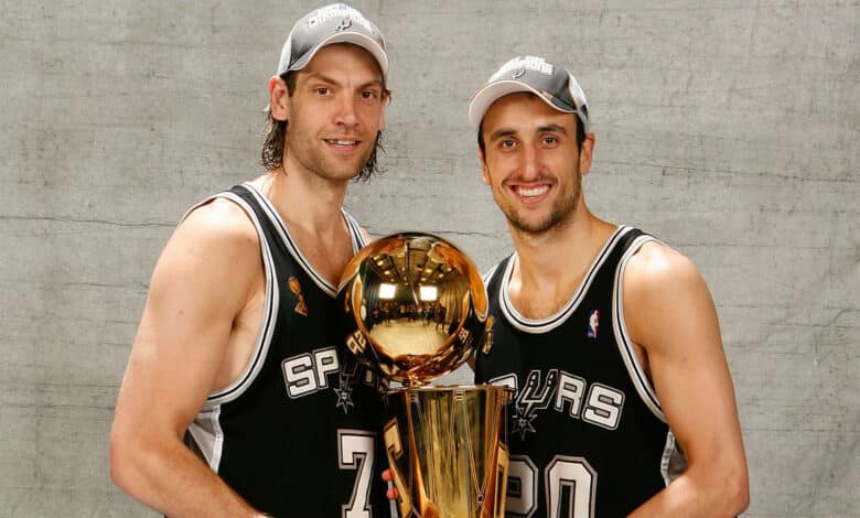 Fabricio Oberto y Manu Ginóbili, dos argentinos en la NBA que quedaron en la historia.