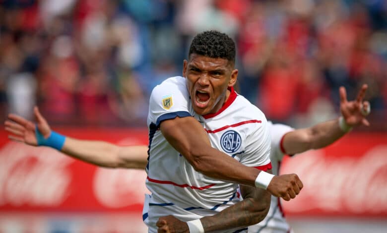 Rafa Pérez celebrando en San Lorenzo