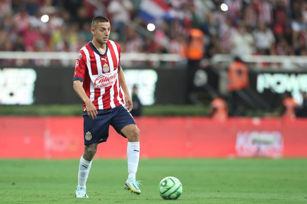 Chivas vs América Clásico Nacional Concacaf Roberto Alvarado