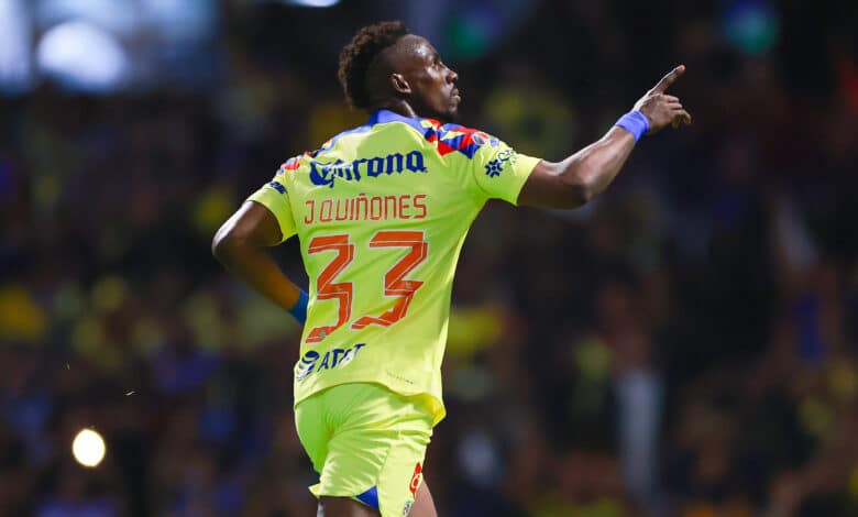 Julián Quiñones celebra su gol en el juego de América vs León en el Torneo Apertura 2023 de la Liga MX