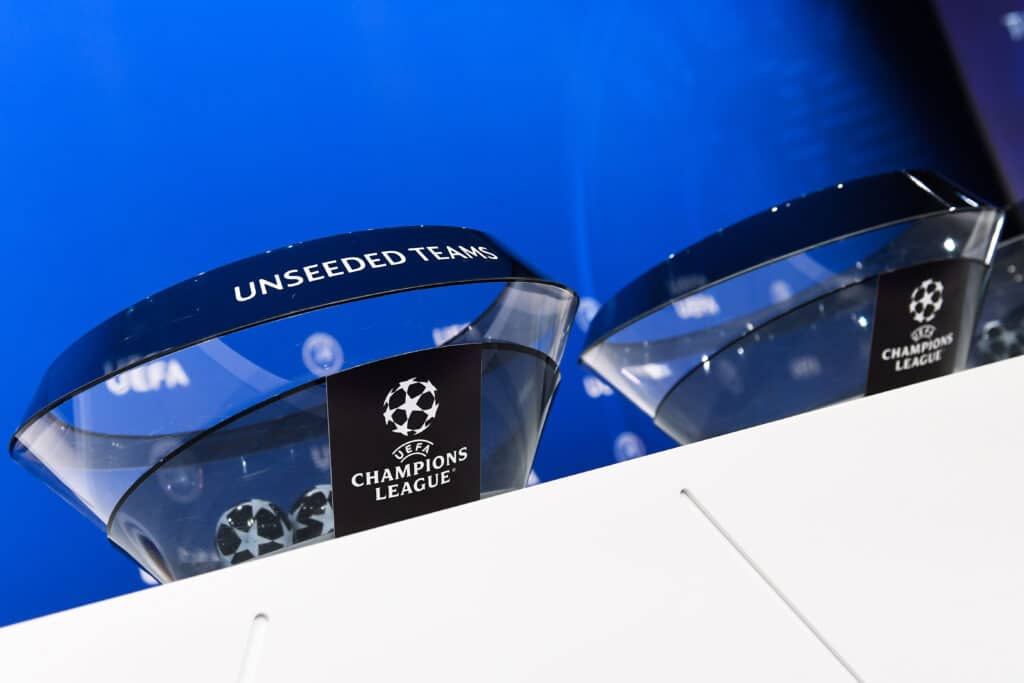 Sorteo de la tercera fase de clasificación para la UEFA Champions League 2021-22 .