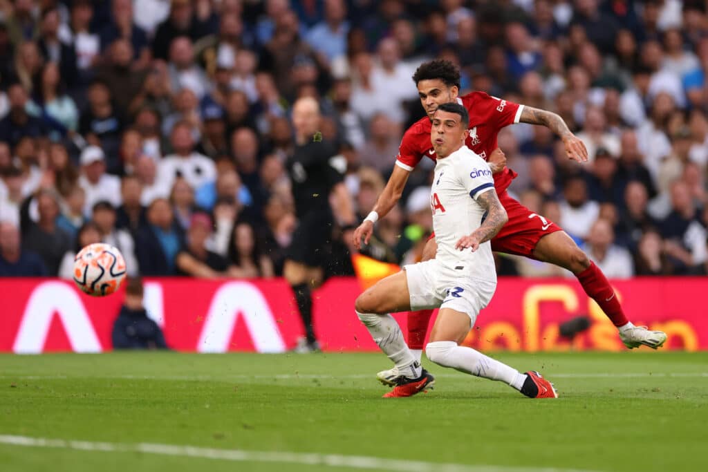 Luis Díaz buscará su primer gol ante Manchester City con la camiseta del Liverpool. (Photo by Marc Atkins/Getty Images)