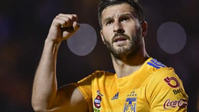 Andre-Pierre Gignac celebra una anotación en un partido de la Liga MX. américa vs tigres supercopa liga mx Tigres vs Puebla