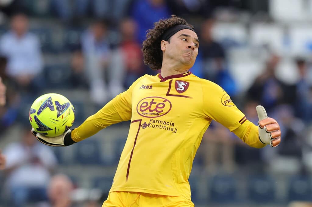 Memo Ochoa descenso Salernitana Serie A