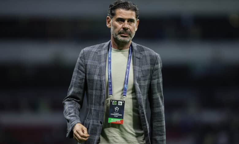 Fernando Hierro en su etapa con Chivas de Guadalajara