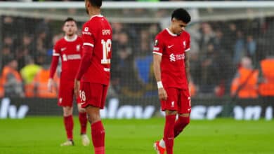 Liverpool sigue en carrera por el título de la Premier League