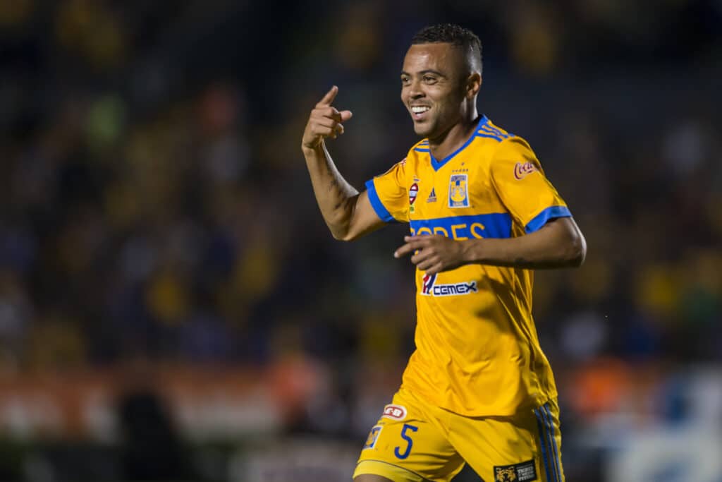 Tigres vs Necaxa liga mx  Rafael Carioca