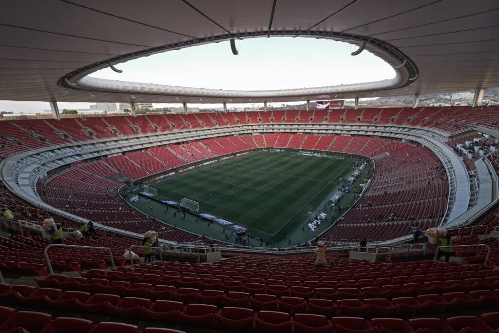 Chivas vs Puebla liga mx estadio akron