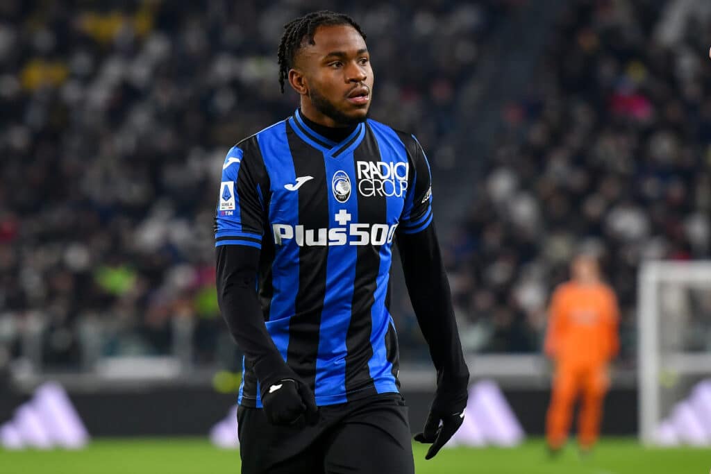 Lazio vs Atalanta: Ademola Lookman está siendo una de las piezas claves del liderato, ya que junto a Retegui y De Ketelaere presenta a la mejor ofensiva del campeonato.(Imagen: Getty Images)