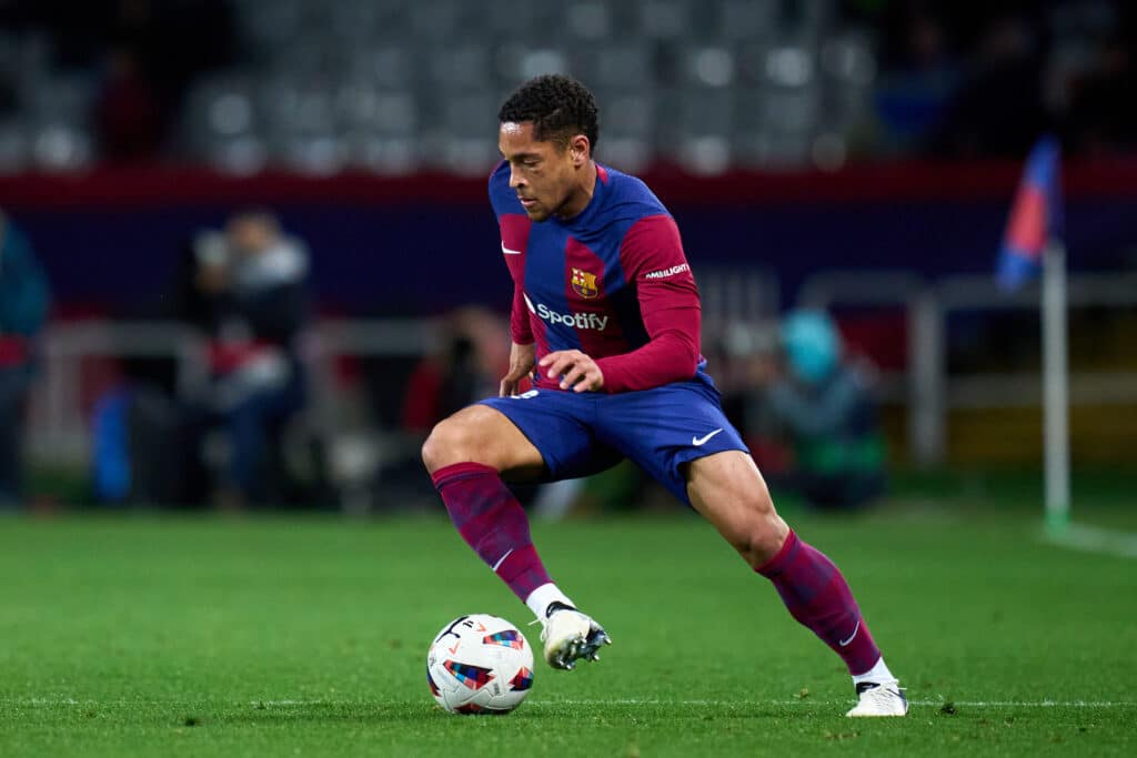 Vitor Roque y su futuro incierto en el Barcelona. (Photo by Alex Caparros/Getty Images)