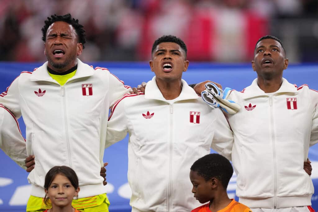 Perú busca dar un golpe histórico en suelo brasileño, luego de conseguir su primer triunfo en las Eliminatorias rumbo al Mundial de 2026. (Photo by Sam Hodde/Getty Images)