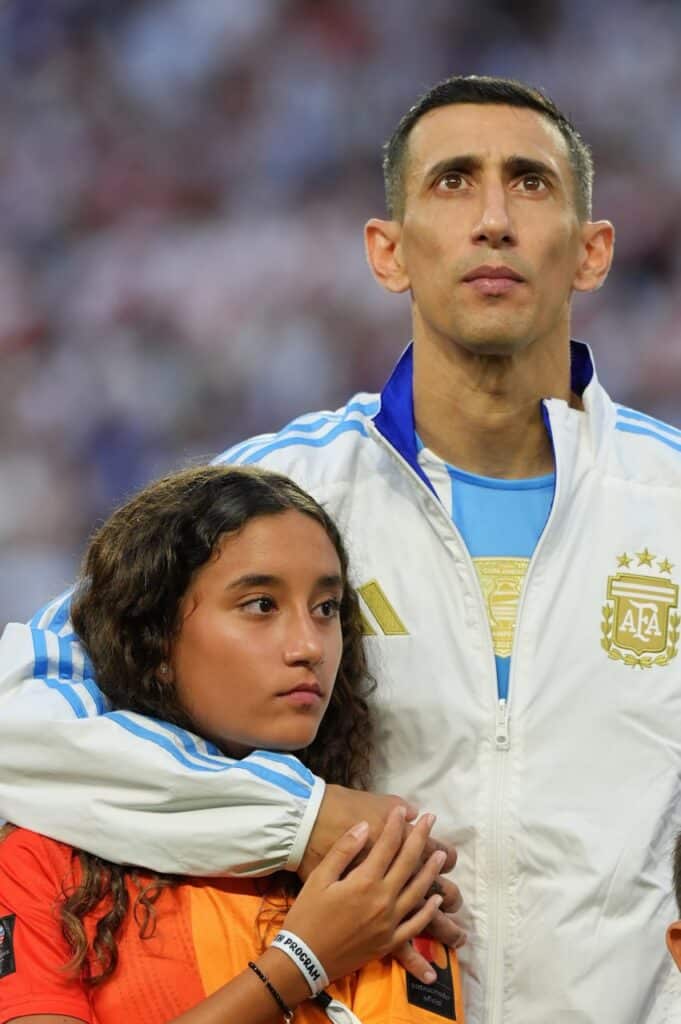 Ángel Di María junto a su hija, Mía Di María